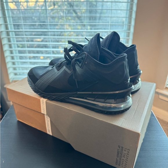 Nike LeBron XVII 18 sneaker - Picture 5 of 5